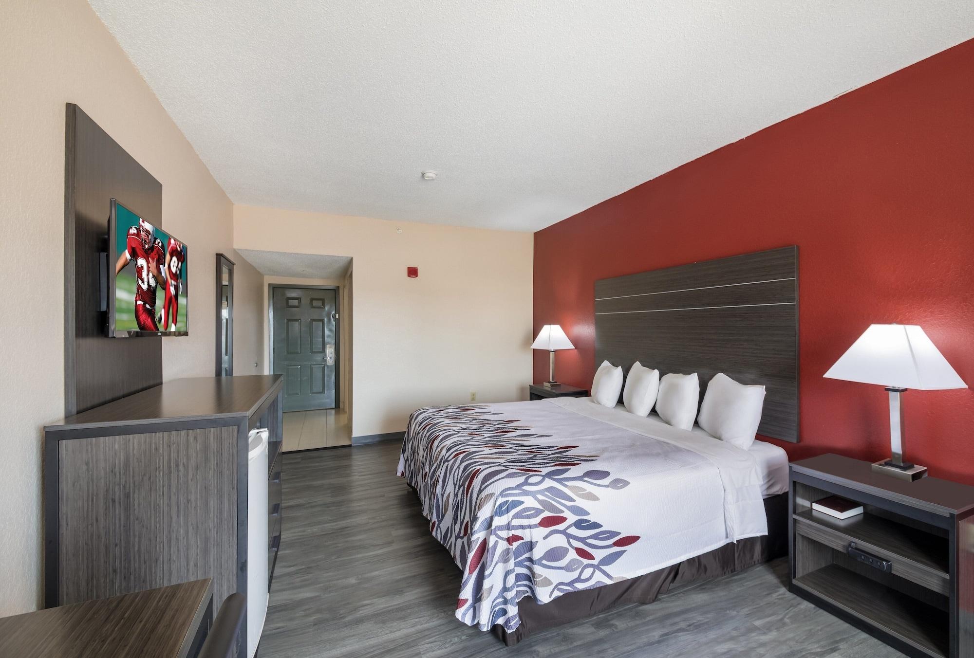 Red Roof Inn & Suites Austin East - Manor Exterior foto