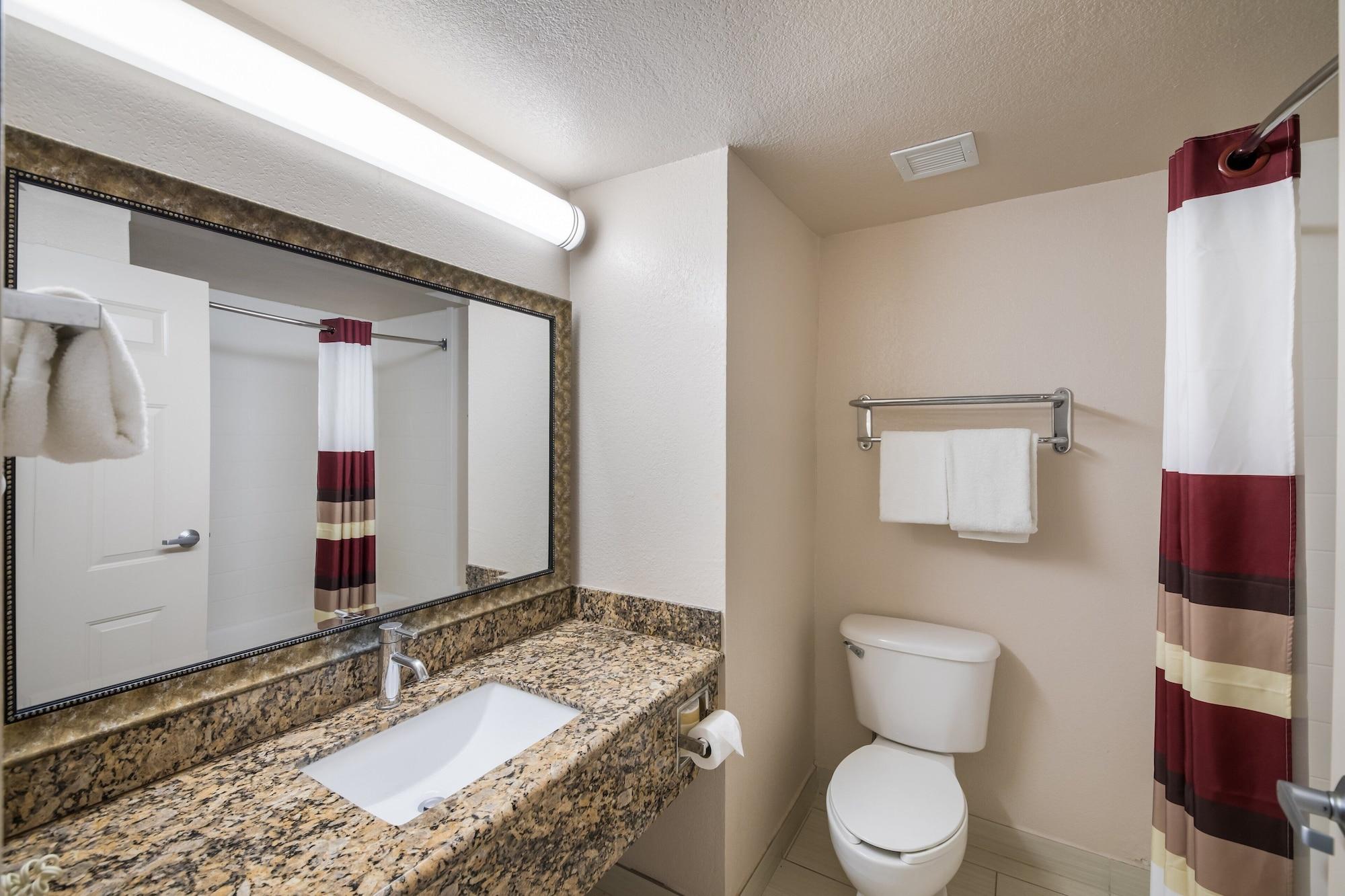 Red Roof Inn & Suites Austin East - Manor Exterior foto