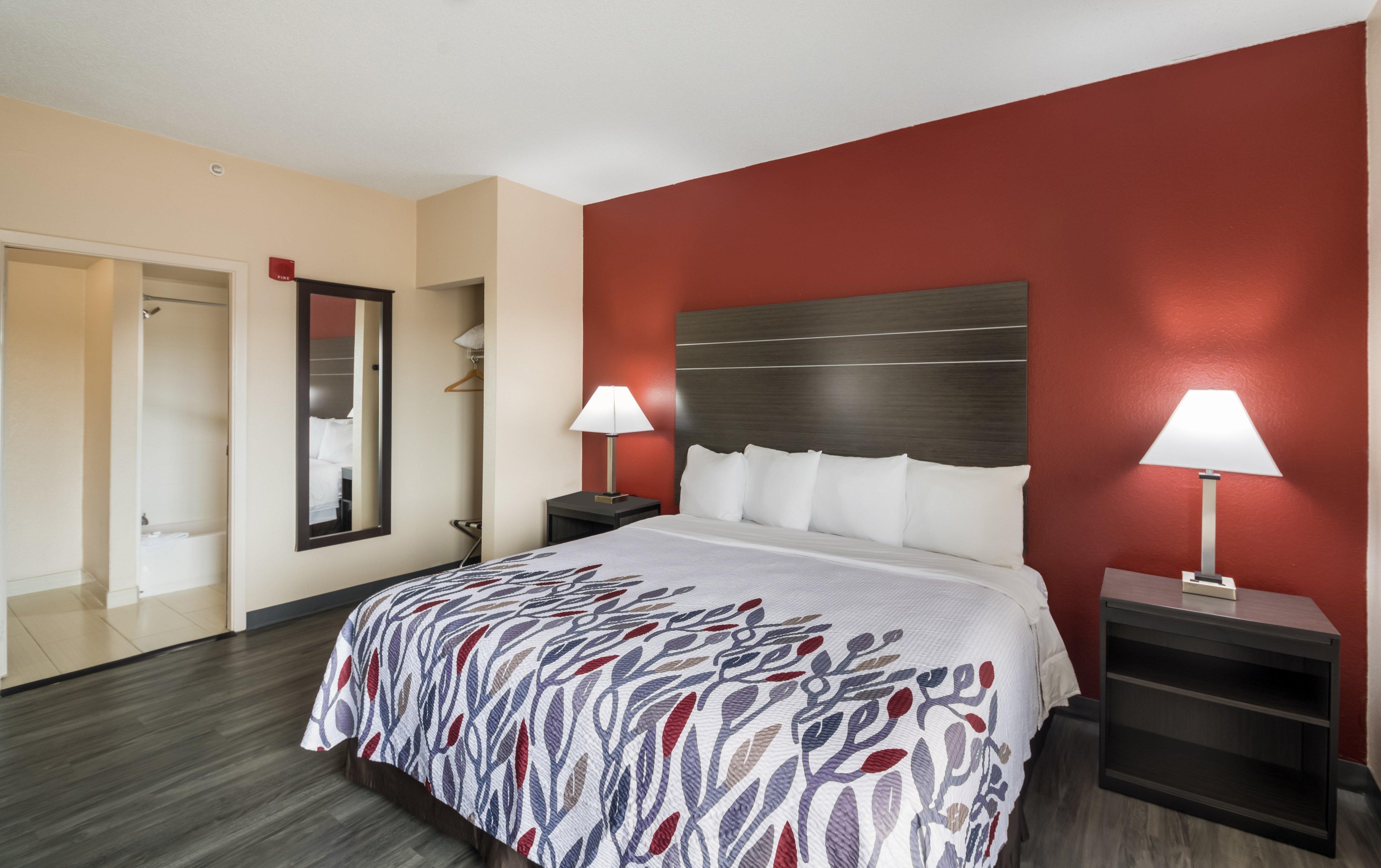 Red Roof Inn & Suites Austin East - Manor Exterior foto