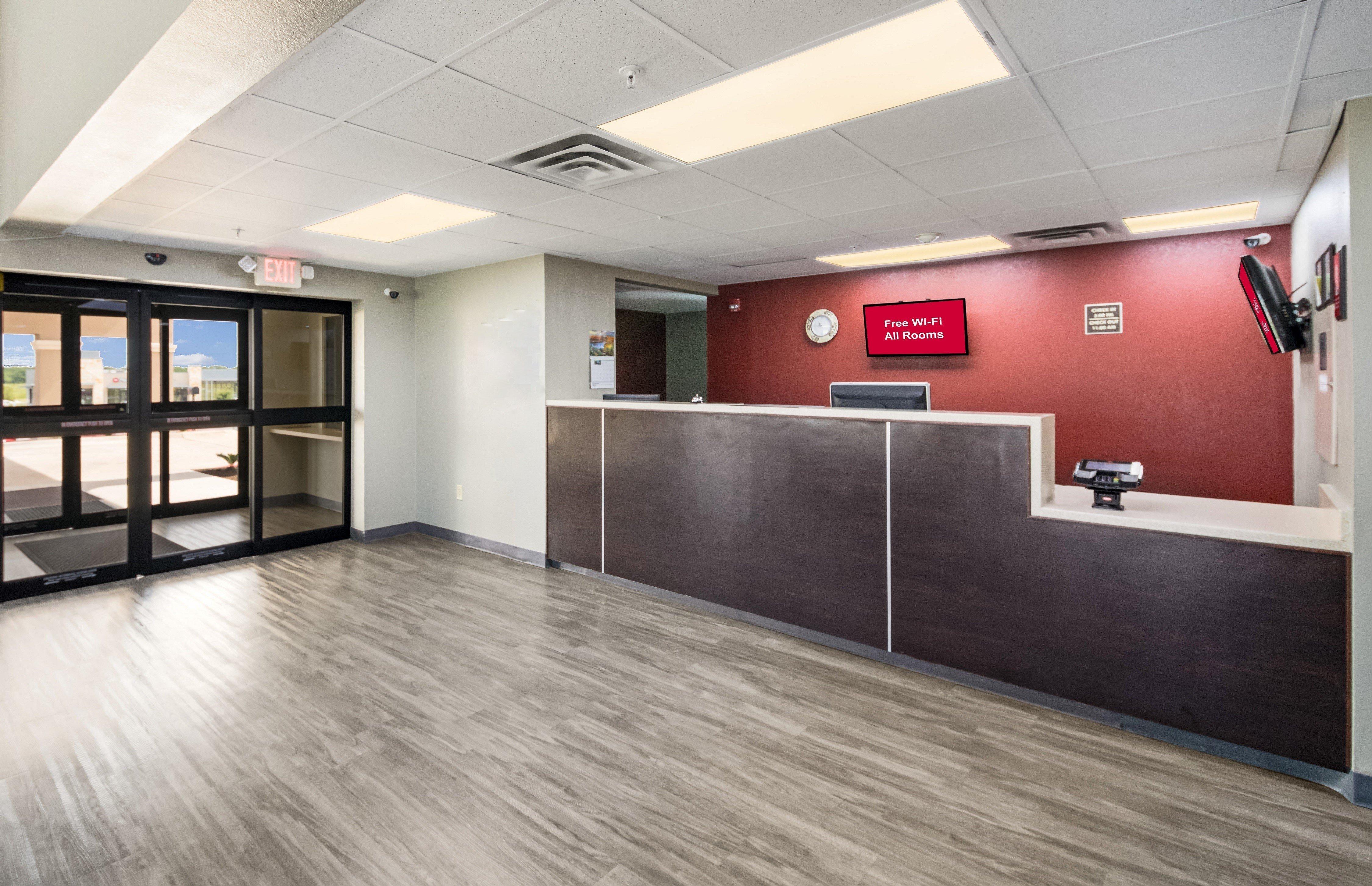 Red Roof Inn & Suites Austin East - Manor Exterior foto