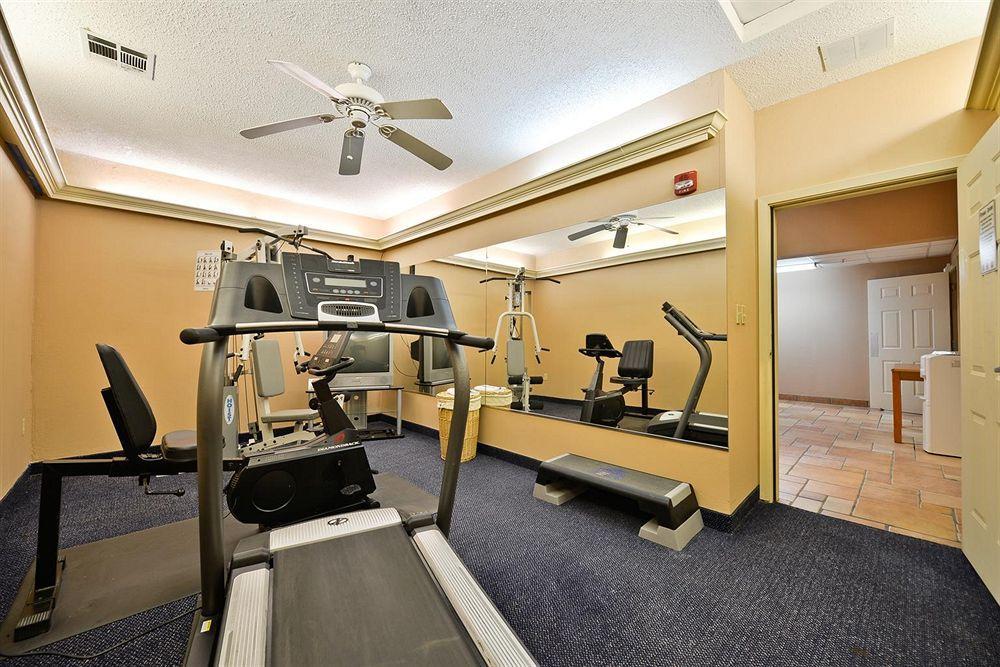 Red Roof Inn & Suites Austin East - Manor Einrichtungen foto