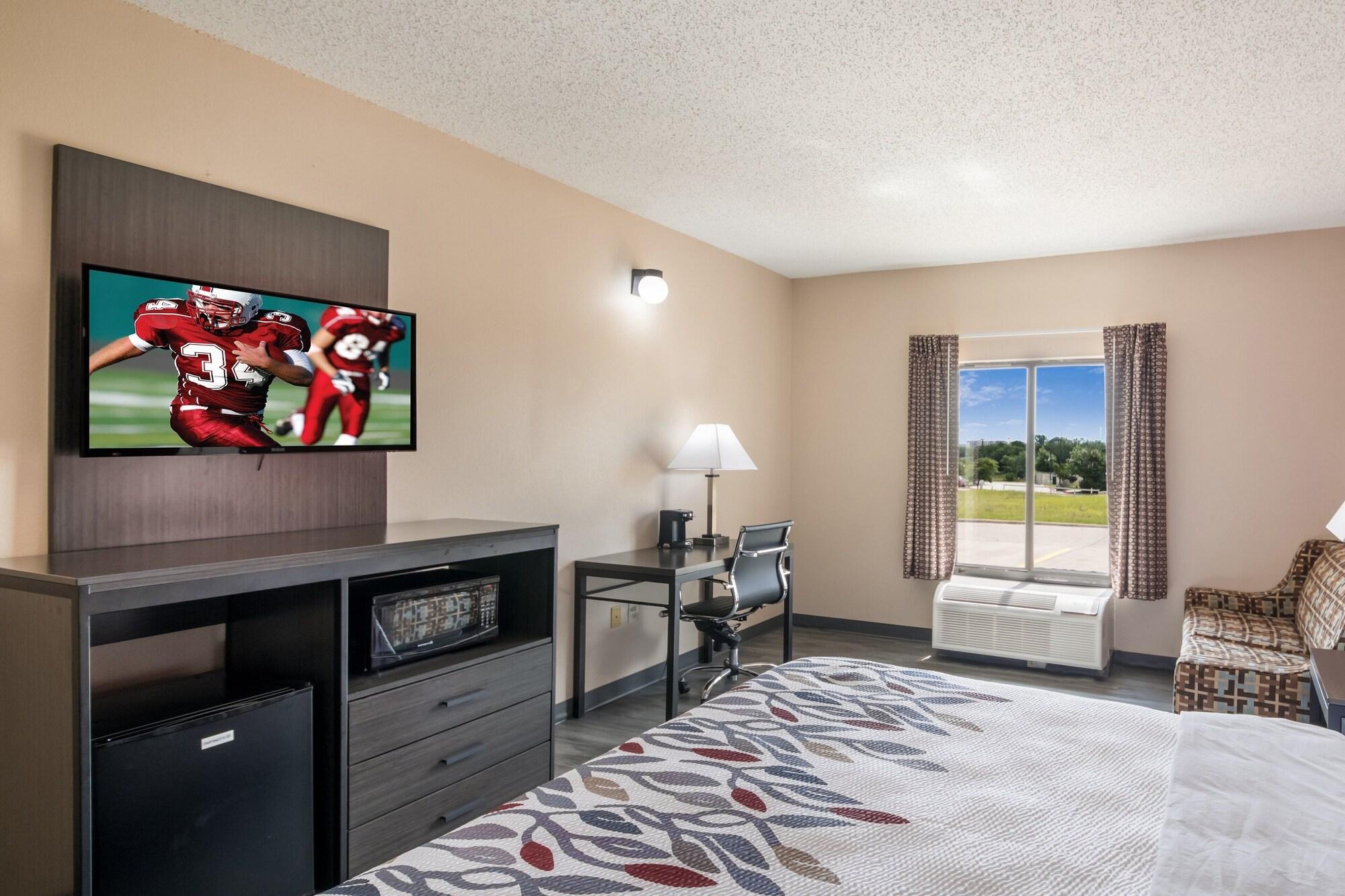Red Roof Inn & Suites Austin East - Manor Exterior foto