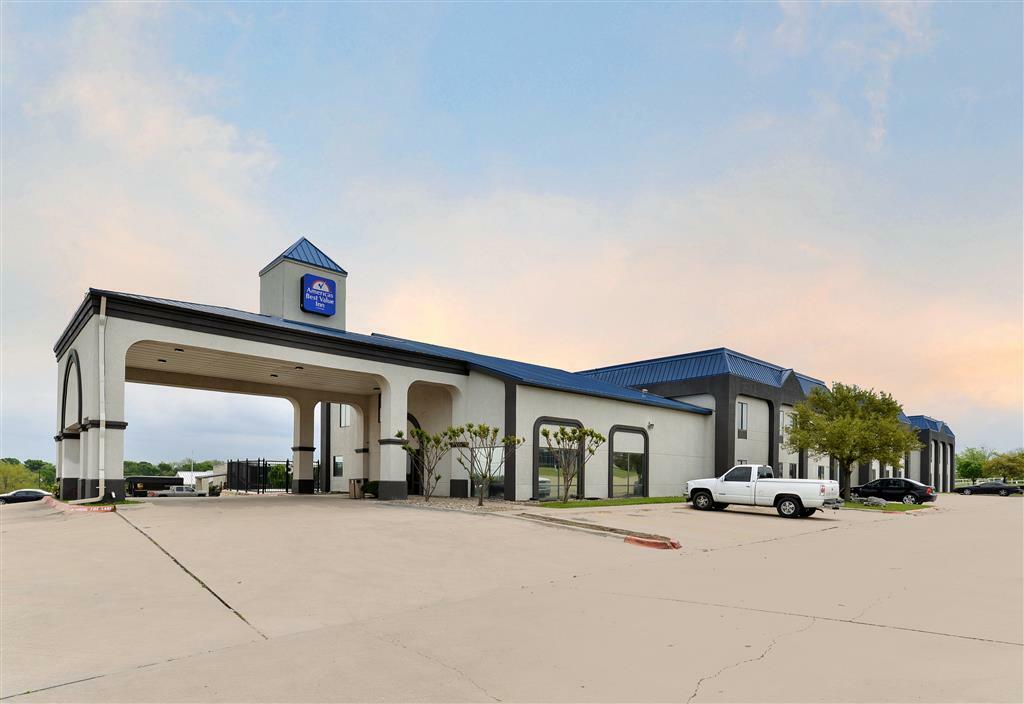 Red Roof Inn & Suites Austin East - Manor Exterior foto