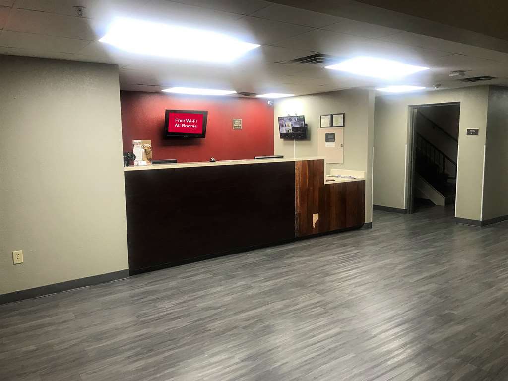 Red Roof Inn & Suites Austin East - Manor Interior foto